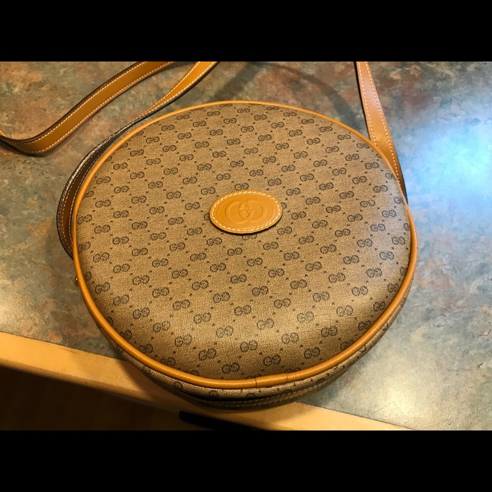 Gucci cross body bag